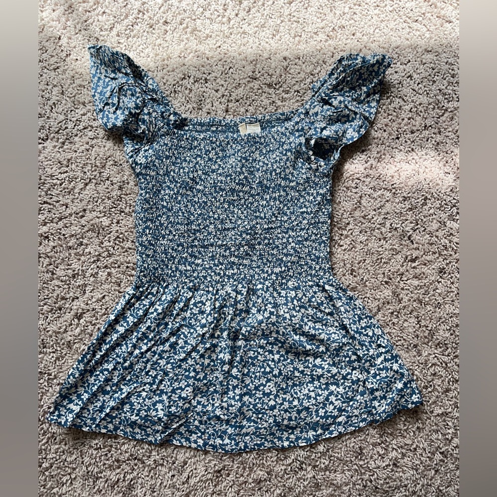 Womens Size XS blue floral top